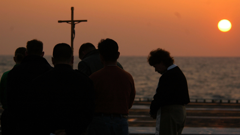 Ser católico é dizer sim ao amor de Deus — como lembra Pe. Dr. José Eduardo de Oliveira e Silva.