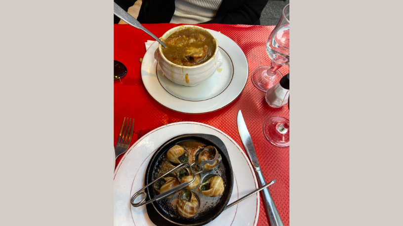 Para Leonardo Rocha de Almeida Abreu, explorar sabores do mundo é descobrir culturas inteiras através de pratos marcantes.