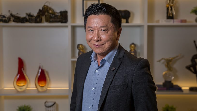 A exérese de cisto sebáceo é indicada quando há risco de inflamação ou desconforto, explica Milton Seigi Hayashi.