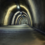 A Linha 5 volta ao centro do debate após Michigan retomar a ofensiva e pressionar por solução concreta, analisa Paulo Roberto Gomes Fernandes.